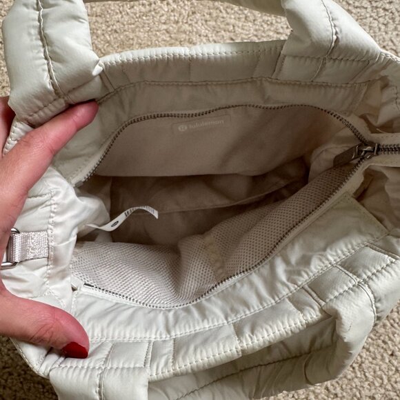Lululemon Quilted Grid Tote Bag - Picture 10 of 13